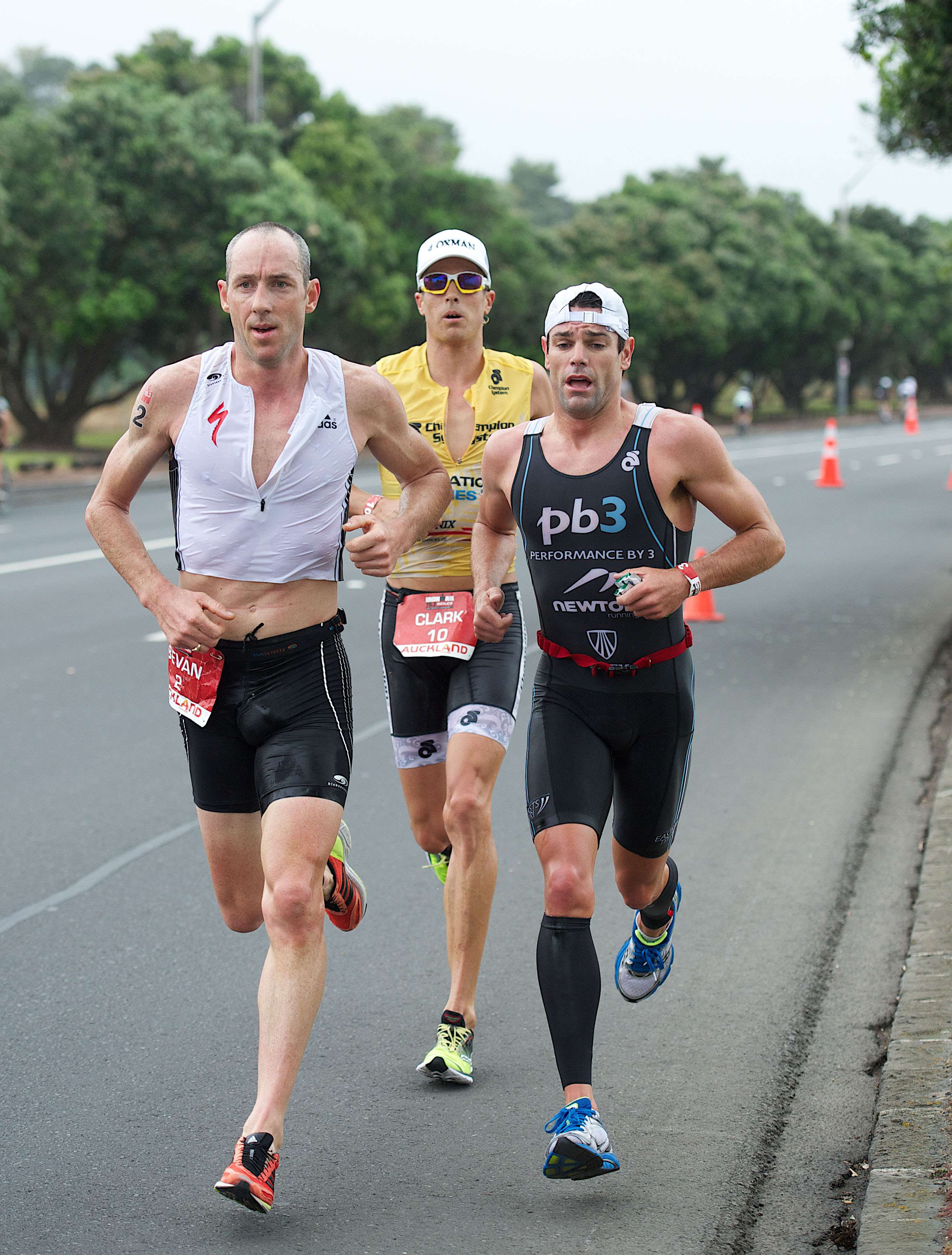 MEN WIN_Chris Kemp_Ironman 70.3 Auckland 2013